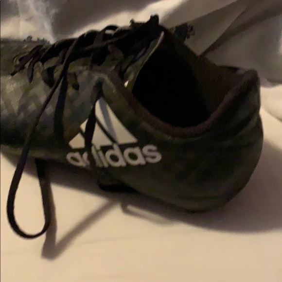 Used cleats - Picture 2 of 4